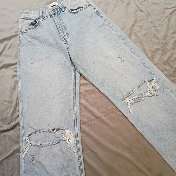 Zara Distressed Light Blue Women's Boyfriend Jeans - Picture 3 of 8